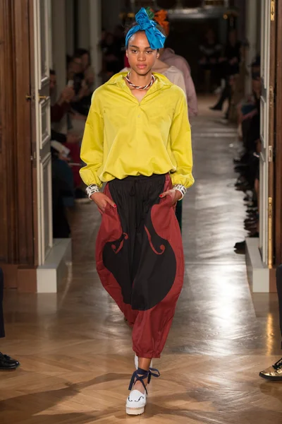 Look 24